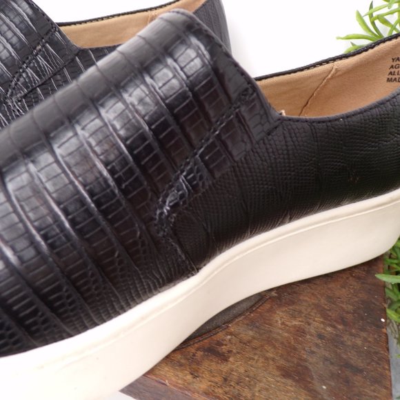 Baretraps Yannah Women's Black Flats Casual Comfort Shoe Size 6 NWOT - Picture 5 of 10